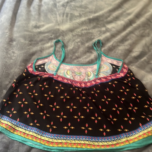 Top - Picture 2 of 2